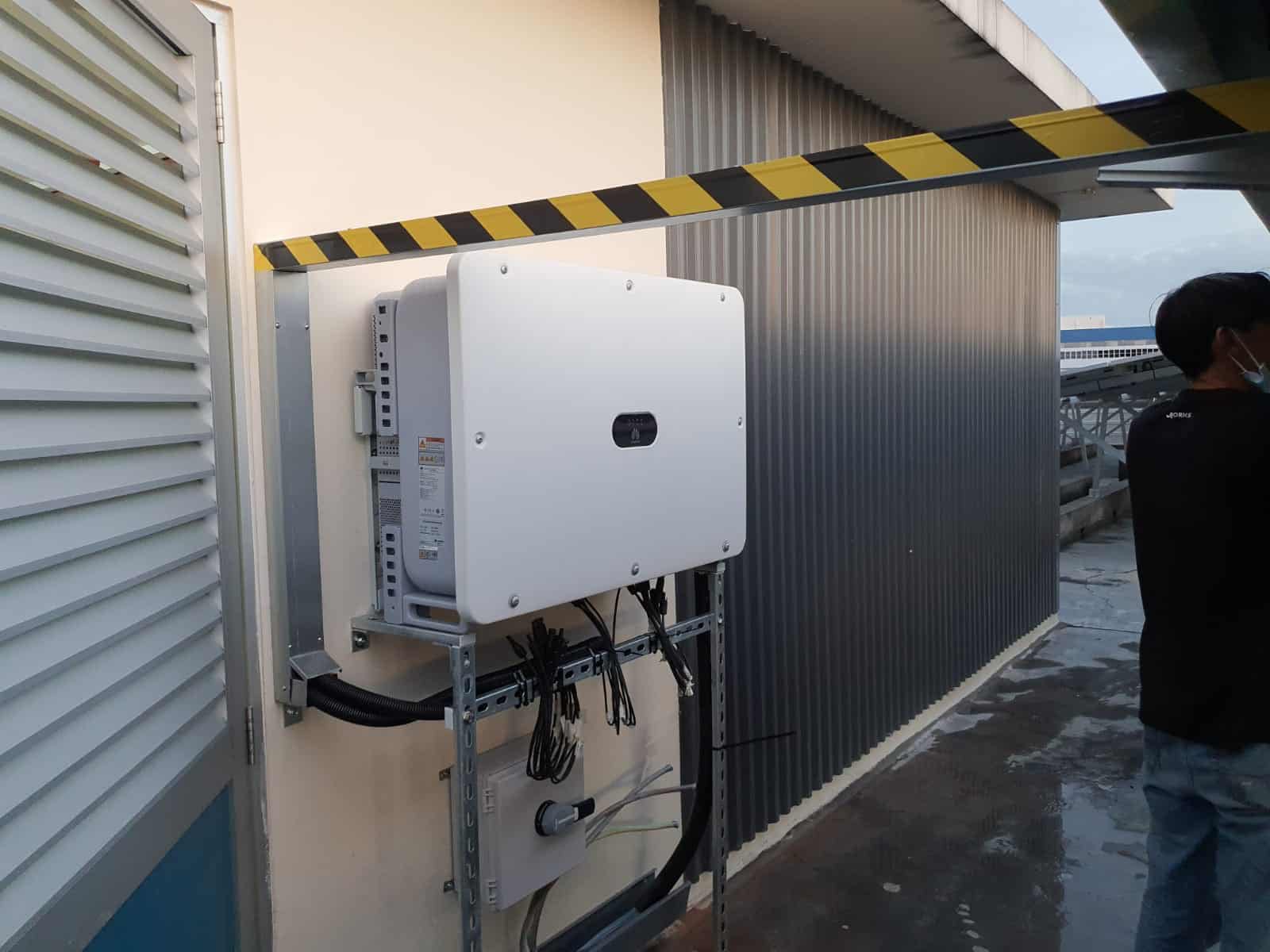 Technical deep-dive: mounting, sealing, structure & inverters