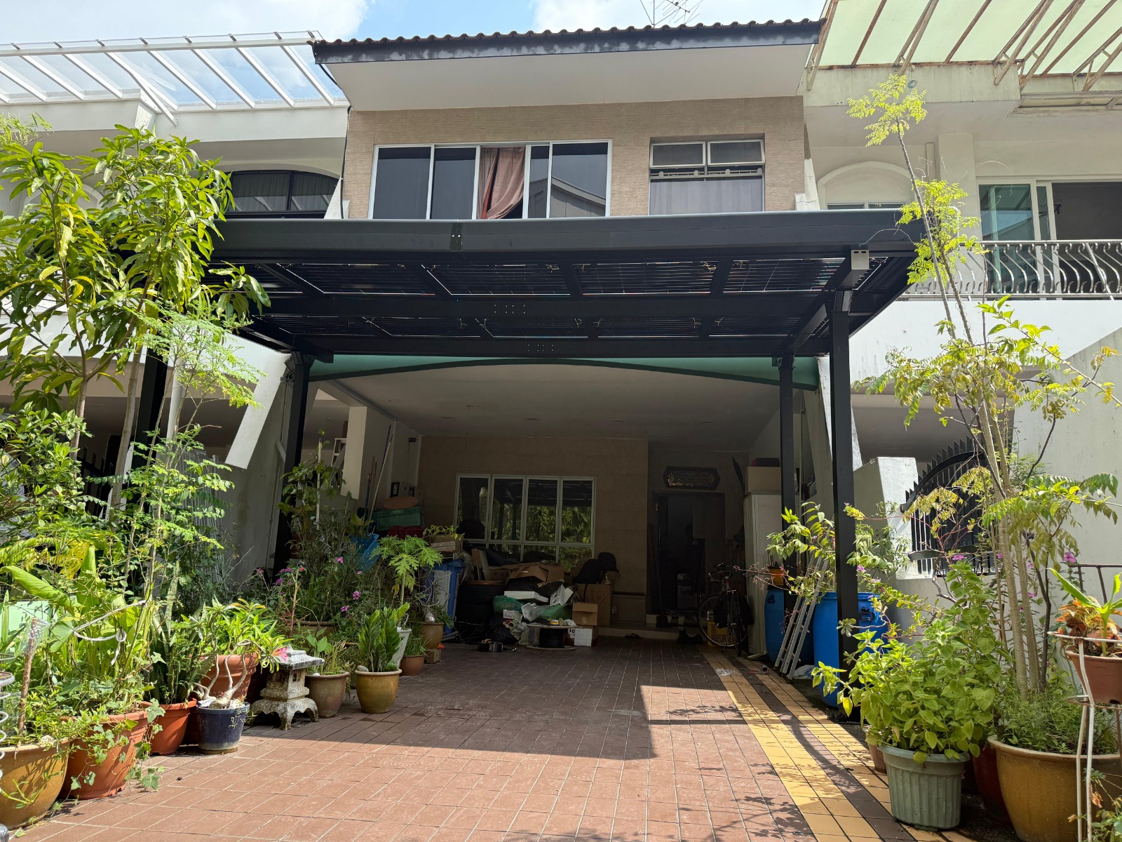 Solar vendor comparison (GetSolar/FOMO/Rezeca/PMCE) & waterproof shelter design