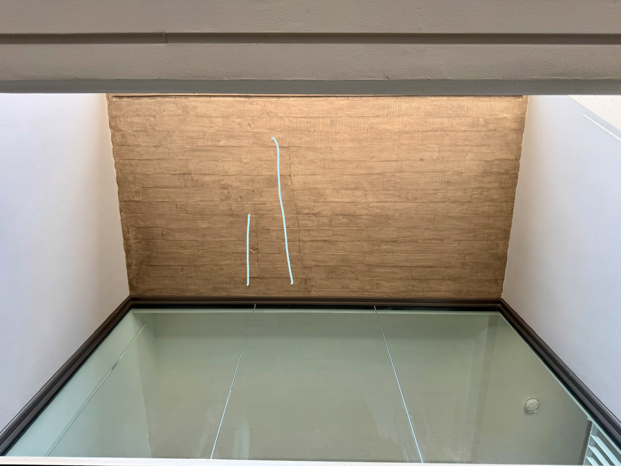 Ceiling, tile & rooftop isolator defects found at handover